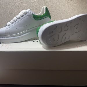 ALEXANDER MCQUEEN SIZE 2